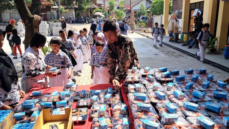 Pemerintah Tingkatkan Evaluasi Menyeluruh Demi Optimalkan Program MBG