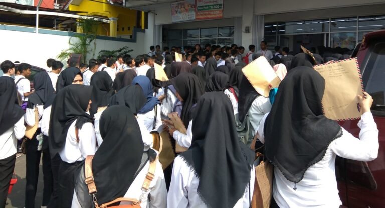 Pemerintah Bantu Buka Lapangan Kerja untuk Korban PHK