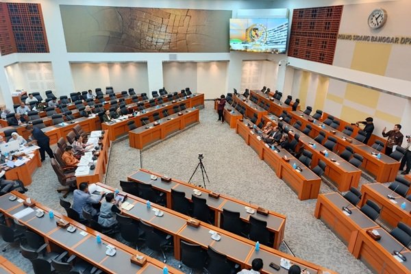 RUU TNI Disahkan: Makin Upgrade, Demokrasi Tetap On The Track