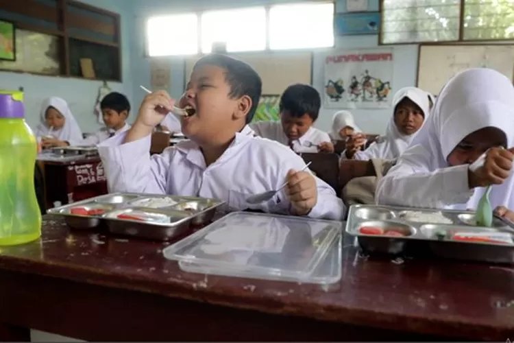 Program Makan Bergizi Gratis: Investasi Jangka Panjang untuk SDM Unggul
