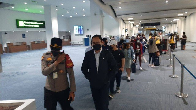 Keberhasilan Aparat Keamanan Pulangkan WNI Terduga Pelaku Judi Daring dan Penipuan di Filipina