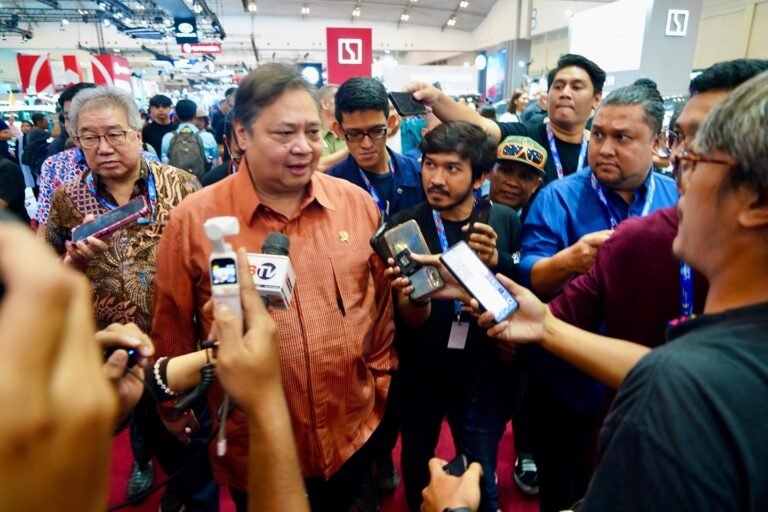 Satgas PHK Triparti Upaya Pemerintah Pastikan Pesangon dan THR Buruh Terpenuhi