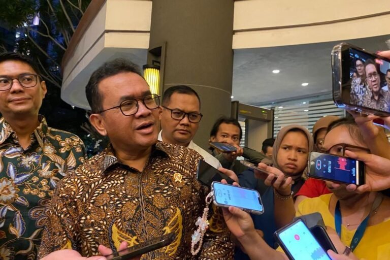 Pembentukan Satgas Deregulasi: Respon Pemerintah Hadapi Tarif Impor AS