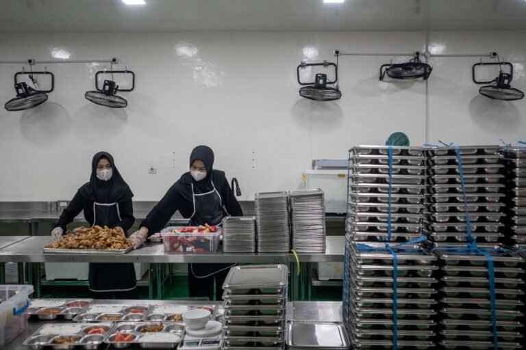 Program Makan Bergizi Gratis Perkuat Generasi Papua Menuju Indonesia Emas 2045