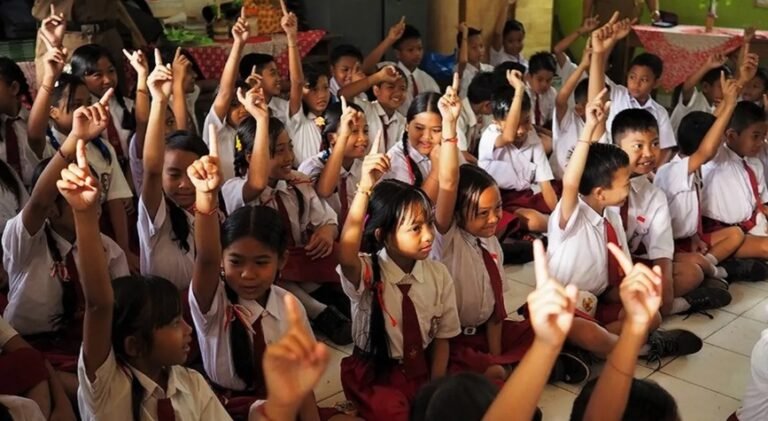Pemerintah Ajak Seluruh Sektor Berkolaborasi Luncurkan Sekolah Rakyat