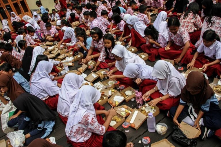 30.000 Sarjana Penggerak Jadi Garda Depan Program Makan Bergizi Gratis