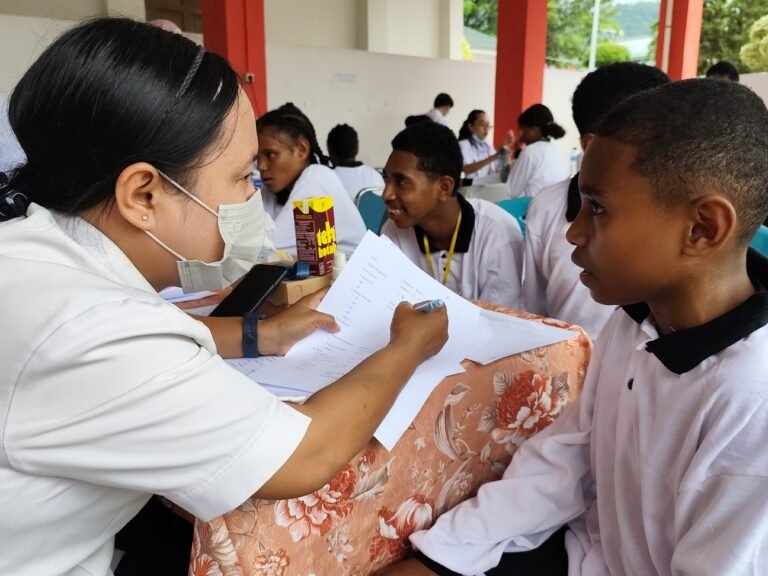 Pemerintah Tingkatkan SDM Generasi Muda Papua melalui Sekolah Rakyat