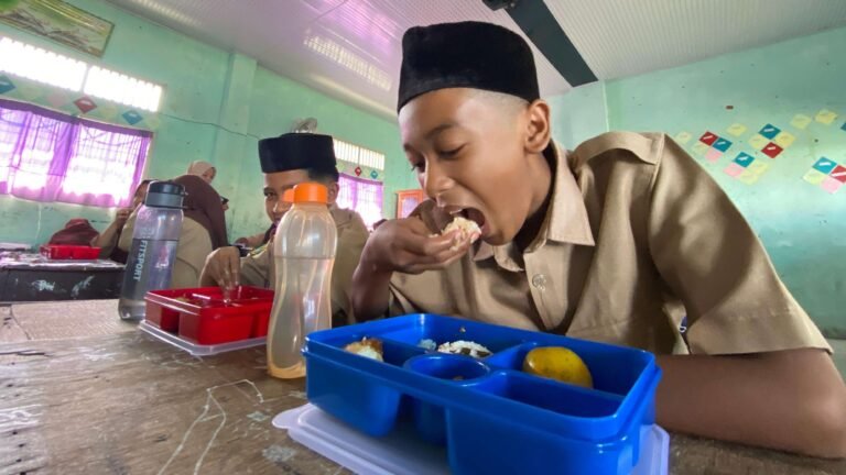 MBG Langkah Nyata Membangun Generasi Sehat di Papua