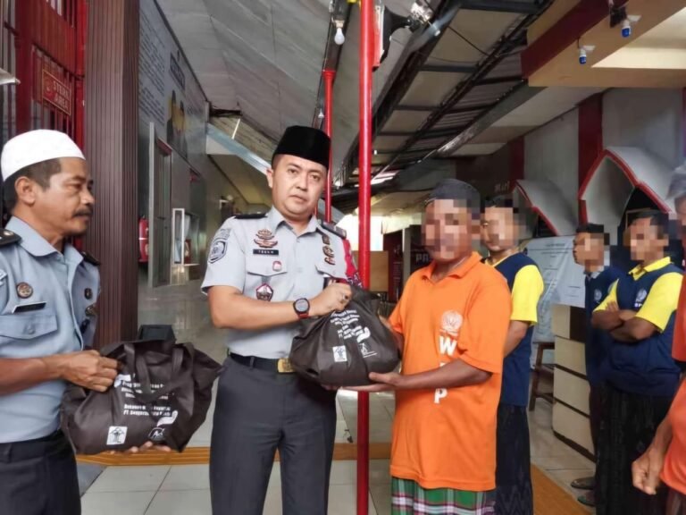 Pemerintah Pastikan Bansos Tepat Sasaran Lewat Validasi DTSEN