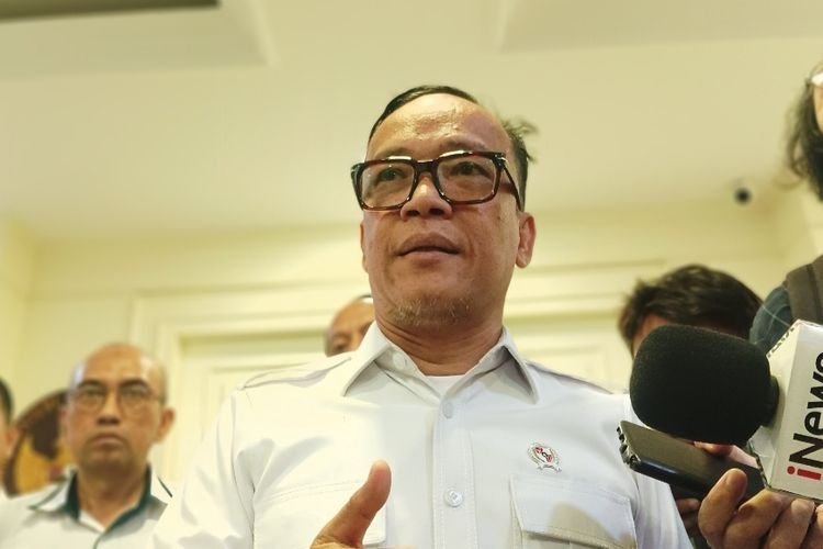 Pemerintah Tindak Tegas Mafia Regulasi Demi Masa Depan Lulusan Profesional