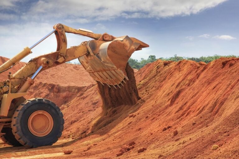 Larangan Ekspor Bahan Mentah Berhasil, Investasi Hilirisasi Meroket Rp 431,4 Triliun