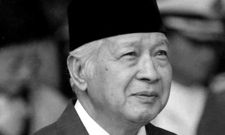 Layak Dapat Gelar Pahlawan, Bangsa Apresiasi Peran Soeharto Dalam Stabilitas dan Pembangunan