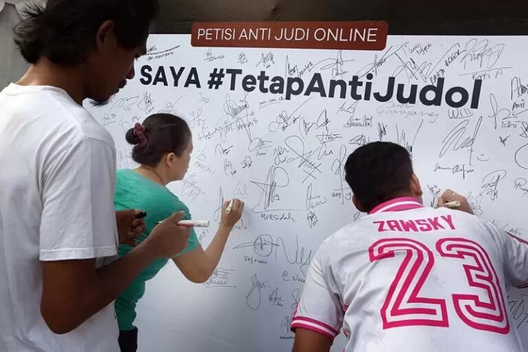 Pemerintah Dorong Sinergi Keluarga dan Pendidikan Cegah Anak Terjerat Judi Daring
 