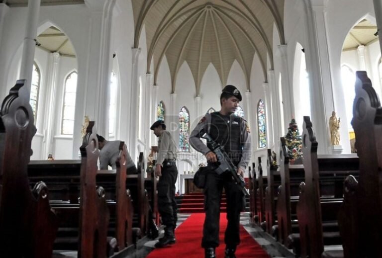 Pemerintah Tegaskan Natal 2025 Berlangsung Kondusif dengan Dukungan Aparat Keamanan