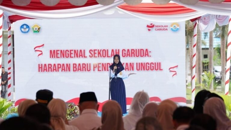 Program Sekolah Garuda Diperkokoh, Pemerintah Siapkan Jalur Beasiswa S1 untuk Lulusan Terbaik