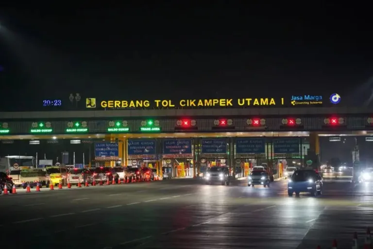 Pemerintah Berikan Diskon Tarif Tol dan Stimulus Transportasi Akhir Tahun Selama Libur Nataru
 