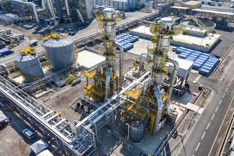 Hilirisasi untuk Indonesia Maju: Solusi Lapangan Kerja Berkualitas