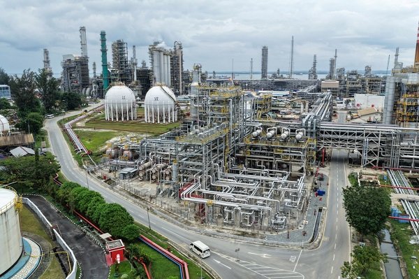 Kilang Terbesar RI Resmi Beroperasi, Upaya Pemerintah Akhiri Ketergantungan Impor BBM
