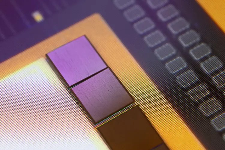 Investasi Chip dan Hilirisasi Silika Dorong Pertumbuhan Ekonomi Nasional