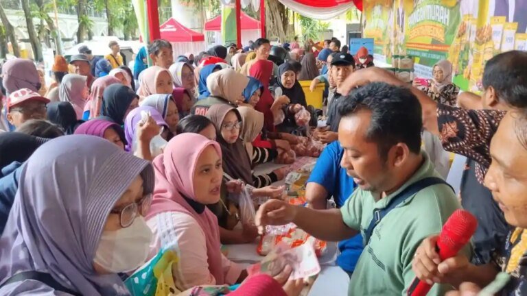 Jelang Ramadan, Pemerintah Siapkan Bantuan Beras dan Minyak Goreng