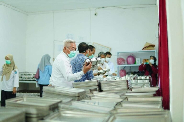 Meningkatkan Jaminan Kualitas Mutu Layanan, MBG Gunakan Beras Premium Bulog