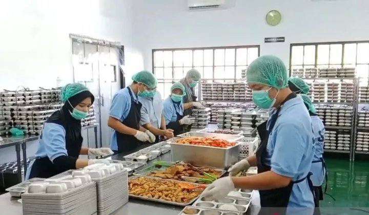 MBG Indonesia Masuk Jajaran Program Makan Sekolah Terbesar di Dunia