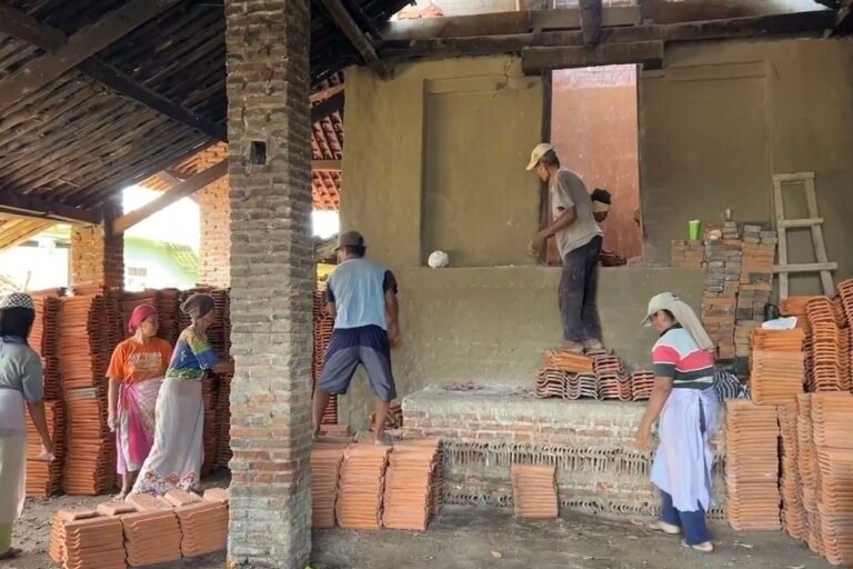 Gentengisasi sebagai Instrumen Pemberdayaan UMKM