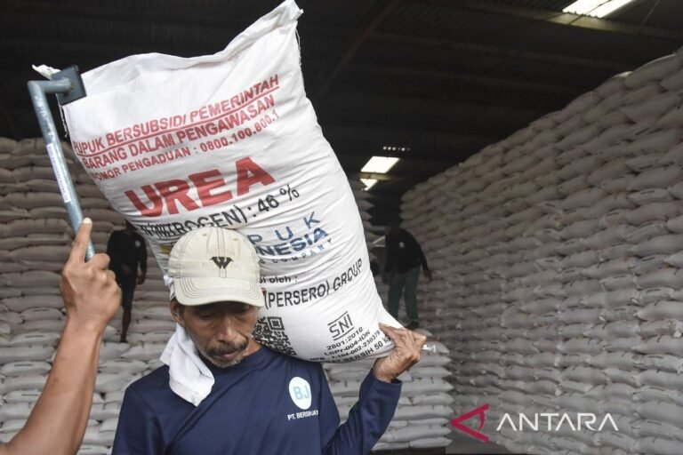 Pemerintah Amankan Stok Pupuk Nasional Hadapi Perubahan Iklim
