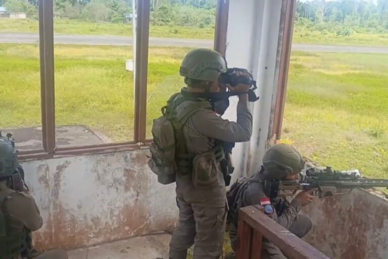Penembakan Pilot di Papua Tuai Kecaman, Dukungan bagi Penegakan Hukum Menguat