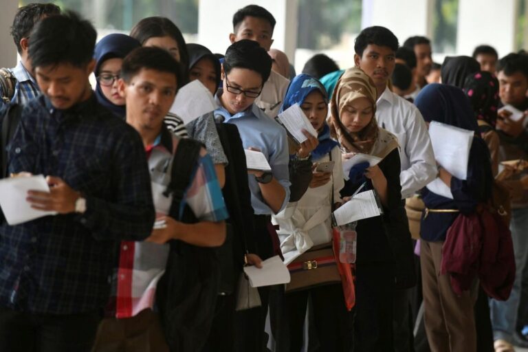 Dua Tahun Prabowo-Gibran: Lapangan Kerja Jadi Wajah Pertumbuhan yang Dirasakan_x000D__x000D_
