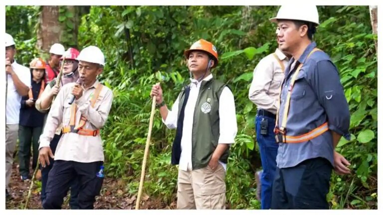 Menhut Ajak Masyarakat Tingkatkan Kesadaran dan Partisipasi dalam Pencegahan Karhutla
